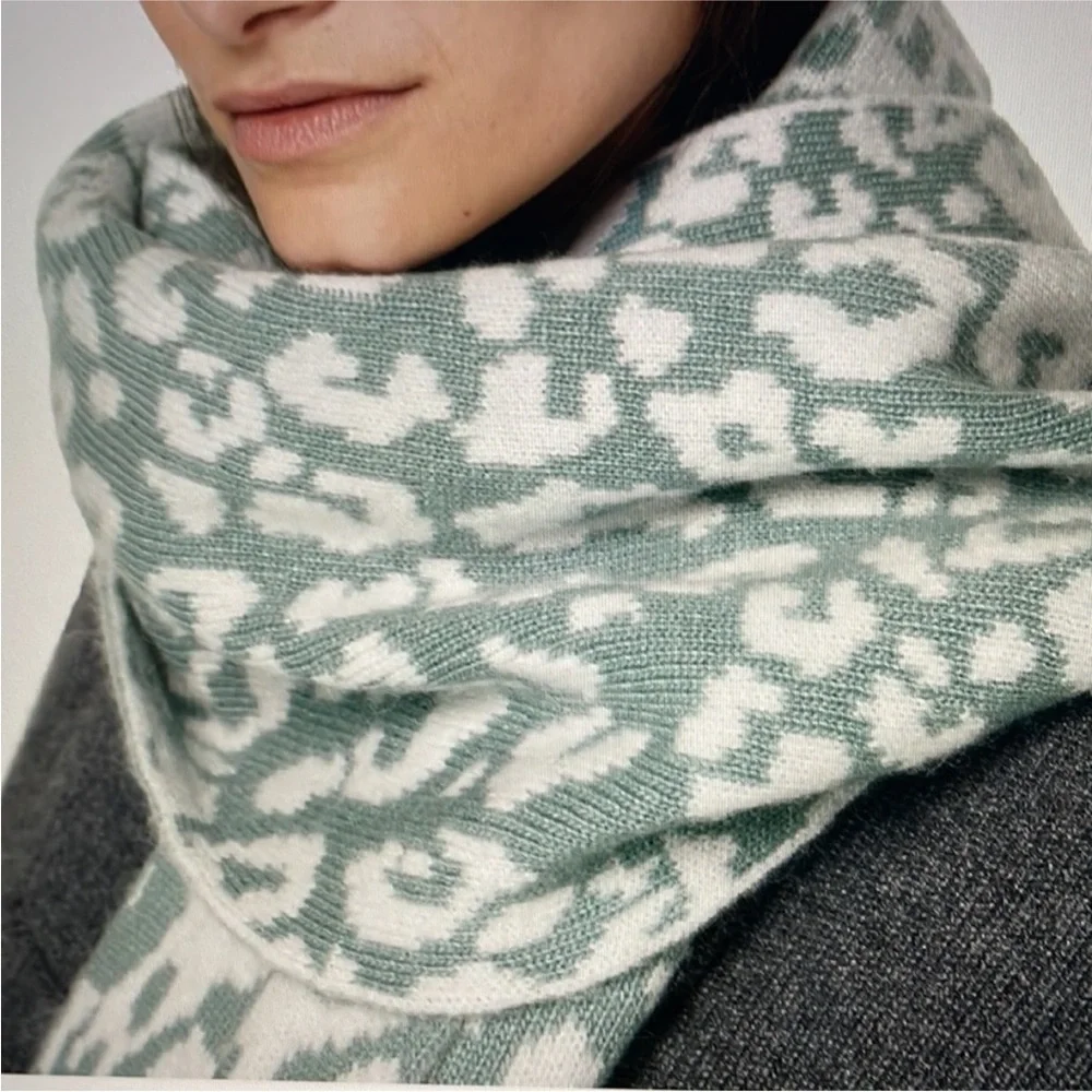 Sweaty Betty London Leopard Paint Soft Wool Blend Scarf/Wrap NWT